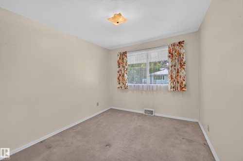 7704 104 Avenue Nw, Edmonton, AB 