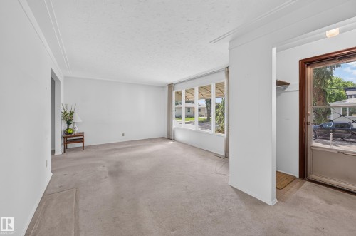 7704 104 Avenue Nw, Edmonton, AB 