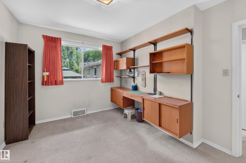 7704 104 Avenue Nw, Edmonton, AB 