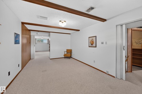 7704 104 Avenue Nw, Edmonton, AB 