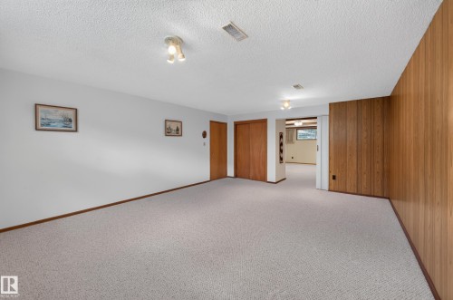 7704 104 Avenue Nw, Edmonton, AB 