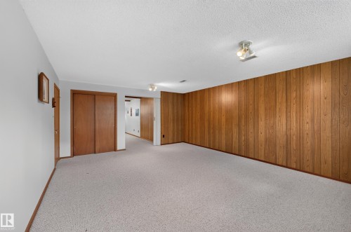 7704 104 Avenue Nw, Edmonton, AB 