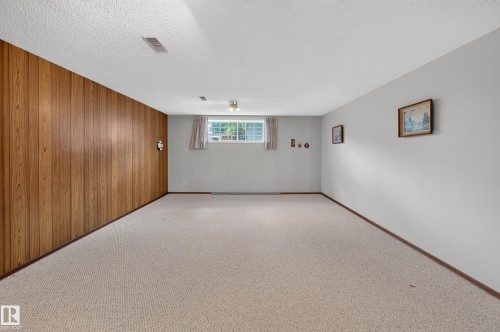 7704 104 Avenue Nw, Edmonton, AB 