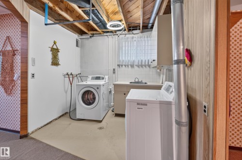 7704 104 Avenue Nw, Edmonton, AB 