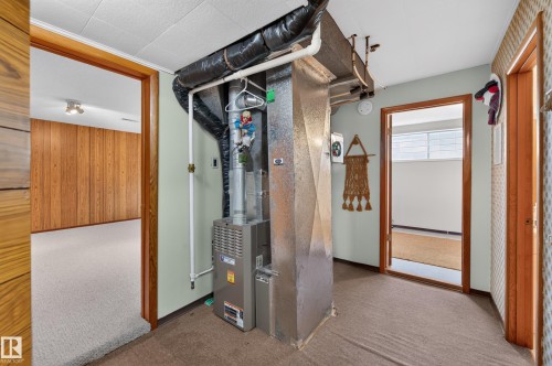 7704 104 Avenue Nw, Edmonton, AB 