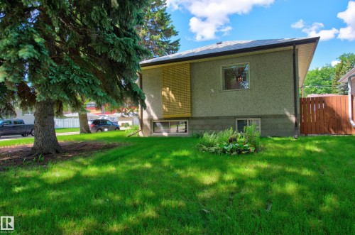 7704 104 Avenue Nw, Edmonton, AB 
