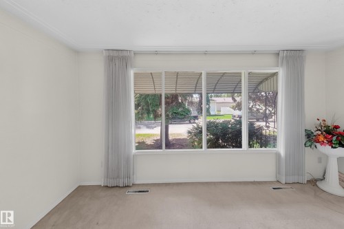 7704 104 Avenue Nw, Edmonton, AB 