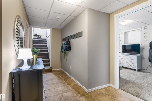9715 71 Avenue Nw, Edmonton, AB 