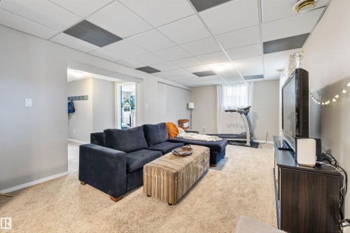9715 71 Avenue Nw, Edmonton, AB 