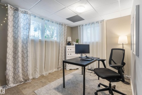 9715 71 Avenue Nw, Edmonton, AB 