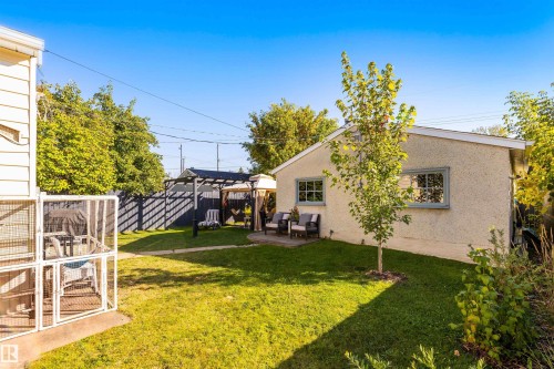 9715 71 Avenue Nw, Edmonton, AB 