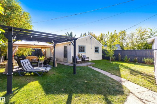 9715 71 Avenue Nw, Edmonton, AB 