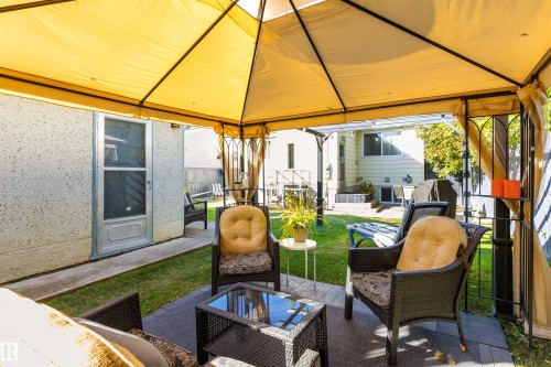 9715 71 Avenue Nw, Edmonton, AB 