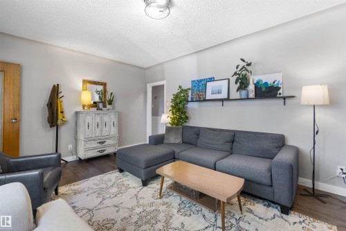 9715 71 Avenue Nw, Edmonton, AB 