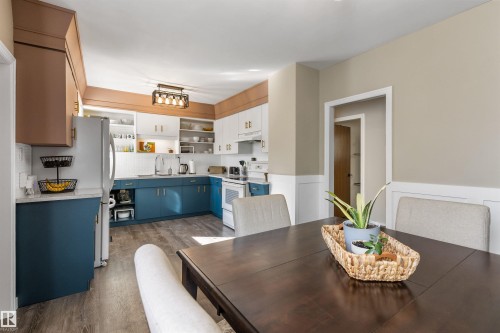 9715 71 Avenue Nw, Edmonton, AB 