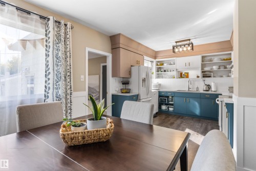 9715 71 Avenue Nw, Edmonton, AB 