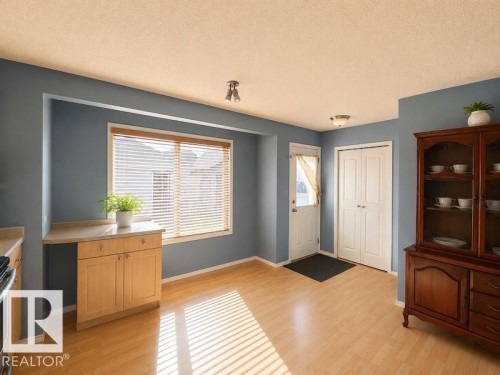 205 84 Street Southwest , Edmonton, AB T6X 1H6 4