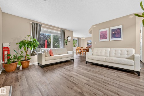 11813 11B Avenue Nw, Edmonton, AB 