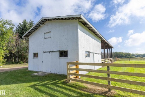 21557 Wye Road, Rural Strathcona County, AB 