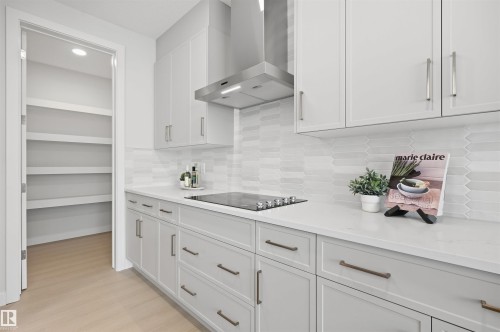19004 20 Avenue Nw, Edmonton, AB 