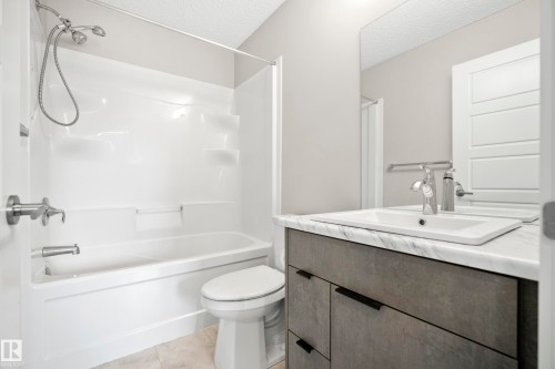 8322 Chappelle Way Sw, Edmonton, AB 