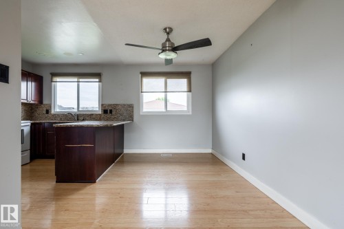 8836 150 Avenue Nw, Edmonton, AB 