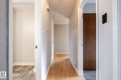 8836 150 Avenue Nw, Edmonton, AB 