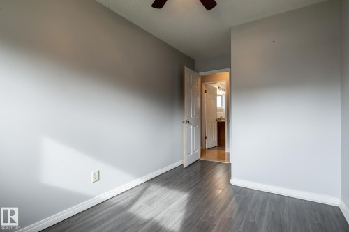 8836 150 Avenue Nw, Edmonton, AB 