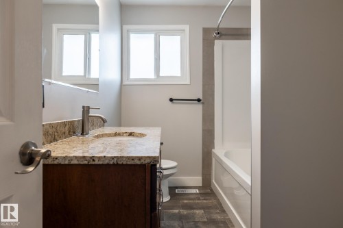 8836 150 Avenue Nw, Edmonton, AB 