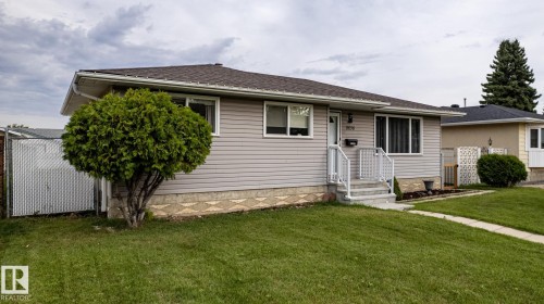 8836 150 Avenue Nw, Edmonton, AB 