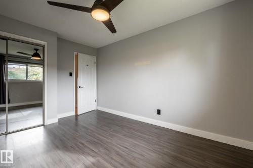 8836 150 Avenue Nw, Edmonton, AB 