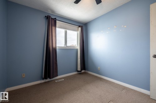8836 150 Avenue Nw, Edmonton, AB 
