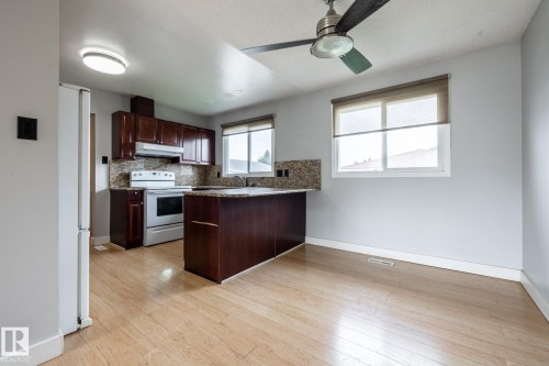 8836 150 Avenue Nw, Edmonton, AB 