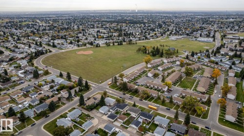 8836 150 Avenue Nw, Edmonton, AB 