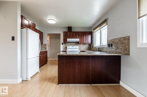 8836 150 Avenue Nw, Edmonton, AB 