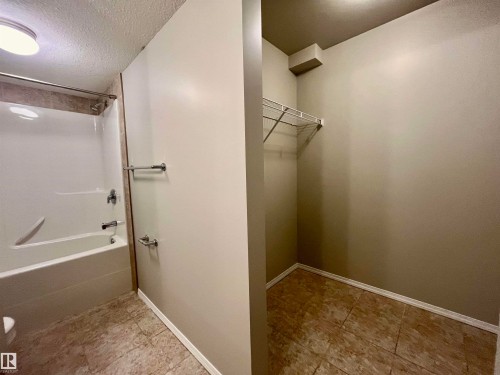 #102 6921 199 St Nw, Edmonton, AB 
