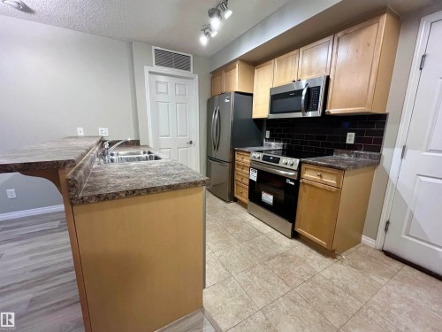 #102 6921 199 St Nw, Edmonton, AB 