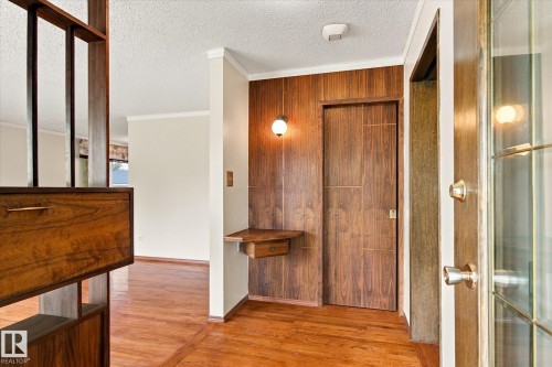 7612 40 Avenue Nw, Edmonton, AB 
