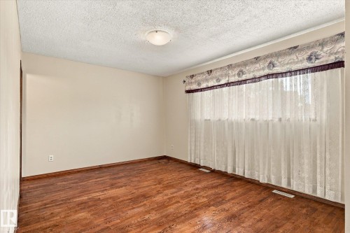 7612 40 Avenue Nw, Edmonton, AB 