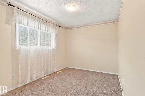 7612 40 Avenue Nw, Edmonton, AB 