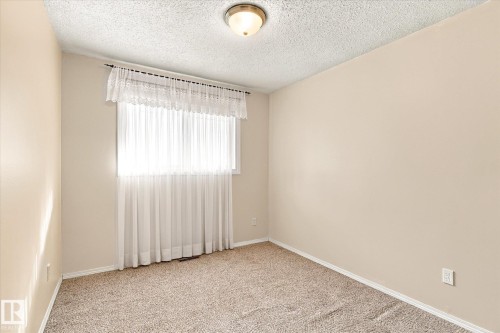 7612 40 Avenue Nw, Edmonton, AB 