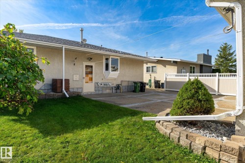 7612 40 Avenue Nw, Edmonton, AB 