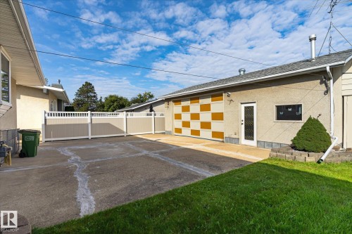 7612 40 Avenue Nw, Edmonton, AB 