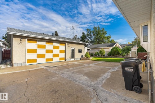 7612 40 Avenue Nw, Edmonton, AB 