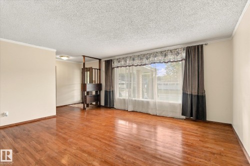7612 40 Avenue Nw, Edmonton, AB 