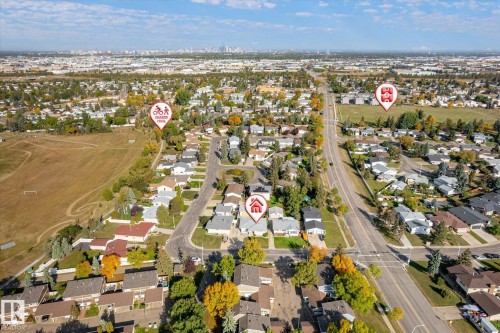7612 40 Avenue Nw, Edmonton, AB 