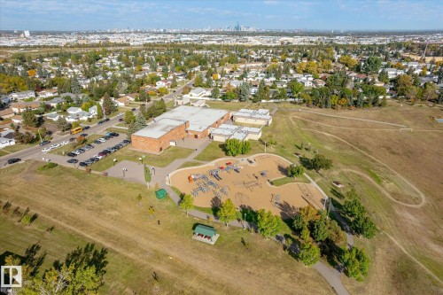 7612 40 Avenue Nw, Edmonton, AB 