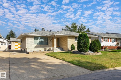 7612 40 Avenue Nw, Edmonton, AB 