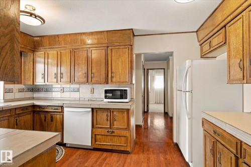 7612 40 Avenue Nw, Edmonton, AB 