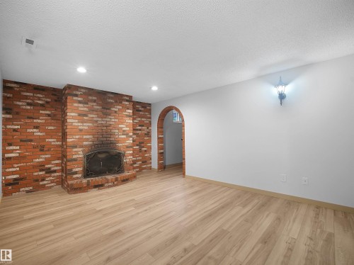 10307 135 Avenue Nw, Edmonton, AB 